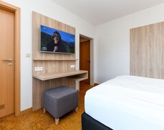 Doppelzimmer Nichtraucher Kategorie I - Doppelzimmer In Der Hotel-pension Störtebeker (Esens, Njemačka)