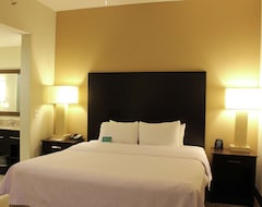 Hotelli 2 Connecting Suites With 2 Beds And 2 Sofabeds At A Full Service Hotel By Suiteness (Victoria, Amerikan Yhdysvallat)