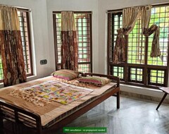 Toàn bộ căn nhà/căn hộ Double Room #4 @peace Home Stay (Kochi, Ấn Độ)
