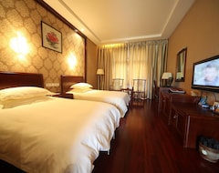 Hotel Hushan Hongxin gpin g Hotsprin g Resort (Suichang, China)