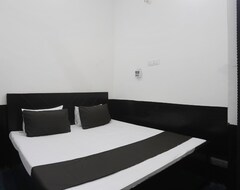 Khách sạn Spot On Hotel Up-13 (Varanasi, Ấn Độ)