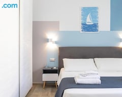 Pensión Quarzo. Modern Rooms (Cagliari, Italia)