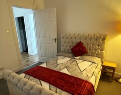 Toàn bộ căn nhà/căn hộ Entire 2 Bedroom Apartment Suitable For 7 Sleeper With Free Parking & Pool Table (Kelty, Vương quốc Anh)