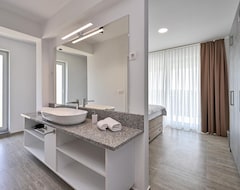 Toàn bộ căn nhà/căn hộ 5 Bedroom Accommodation In Gornji Kraljevec (Rovišće, Croatia)