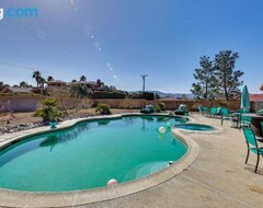 Cijela kuća/apartman Spacious Apple Valley Home With Pool And Yard! (Apple Valley, Sjedinjene Američke Države)