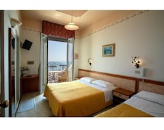 Khách sạn Hotel Montanari (Bellaria-Igea Marina, Ý)