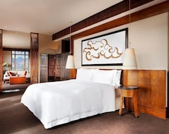 Hotel The St. Regis Lhasa Resort (Lhasa, China)