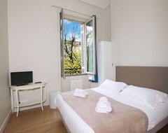 Casa/apartamento entero Magnifique et lumineux T3 de charme aux Quinconces ideal pour 4 personnes (Burdeos, Francia)