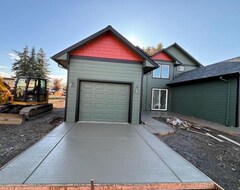 Hele huset/lejligheden Newly Constructed Townhome With Lots Of Room. 3 Bed, 2.5 Bath (Molalla, USA)