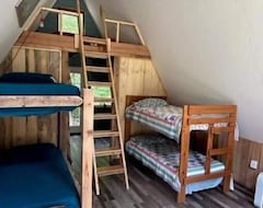Entire House / Apartment Cabin #3 Francis - Custom Built A-frame Bunkhouse - Pet And Kid Friendly (Webster Springs, USA)