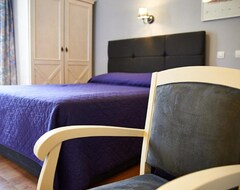 Hotel Luxor (Issy-les-Moulineaux, France)