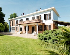 Toàn bộ căn nhà/căn hộ Casa Di Vacanza Tenuta San Giacomo, Villa Singola Con Piscina (sdi300) (San Damiano d'Asti, Ý)