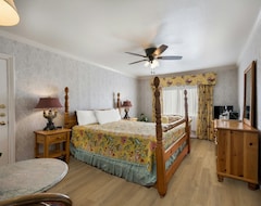 Hotel Carmel Inn & Suites (Carmel-by-the-Sea, USA)