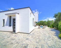 Tüm Ev/Apart Daire Sea View Villa With Pool Surrounded By An Olive Grove In A Quiet Area (Stara Kornica, Polonya)