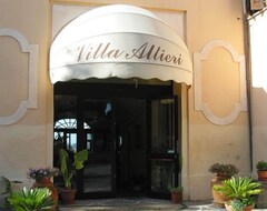 Otel Villa Altieri (Albano Laziale, İtalya)