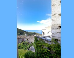 Toàn bộ căn nhà/căn hộ Characteristic House Overlooking The Extraordinary Tyrrhenian Sea (Belmonte Calabro, Ý)
