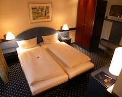 Khách sạn Lloyed Hotel (Frankfurt, Đức)