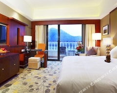 Hotel Days Zhaozhuang Xingyi Resort (Xingyi, China)