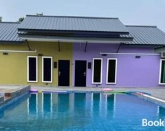 Toàn bộ căn nhà/căn hộ D Sayang Homestay Parit Buntar Muslim Sahaja (Parit Buntar, Malaysia)
