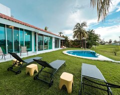 Koko talo/asunto Luxury Villa With Private Pool, El Tigre (Madera, Meksiko)