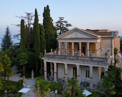 Khách sạn Villa Cortine Palace Hotel (Sirmione, Ý)
