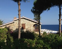 Toàn bộ căn nhà/căn hộ Seaside Villa With Private Swimming Pool And Fabulous View To The Aegean Sea (Daskaleio_Kerateas, Hy Lạp)