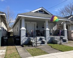 Toàn bộ căn nhà/căn hộ Classic Shotgun Near Beautiful City Park, Lafitte Greenway & 2 Streetcar Lines! (New Orleans, Hoa Kỳ)