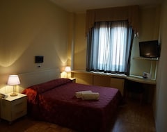 Khách sạn Hotel Astoria (Fidenza, Ý)