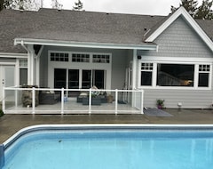 Hele huset/lejligheden Executive House With In Ground Pool, Hot Tub And Sauna Located In Qualicum Beach (Qualicum Beach, Canada)