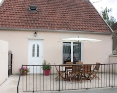 Toàn bộ căn nhà/căn hộ Charming Burgundy House For 5/7 People Semur En Auxois / Epoisses (Forléans, Pháp)