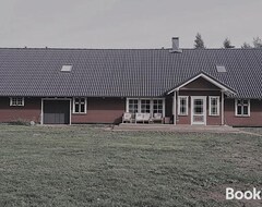 Toàn bộ căn nhà/căn hộ Niida Jahimaja, Vene Saun (Tõstamaa, Estonia)