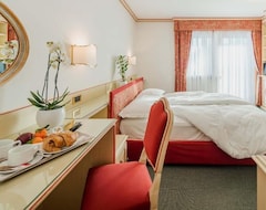 Khách sạn Hotel Capannina (Cortina d'Ampezzo, Ý)