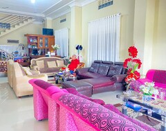 Khách sạn Reddoorz Syariah @ Drizs Homestay (Bukittinggi, Indonesia)