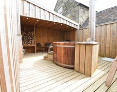 Khách sạn Country Cottage With Hot Tub - Pre-Heated For Your Arrival (Hartington, Vương quốc Anh)