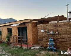 Koko talo/asunto Loft Amelia Con Tinaja (Hijuelas, Chile)