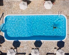 Khách sạn Aurora Beach Hotel (Agios Ioannis Peristeron, Hy Lạp)