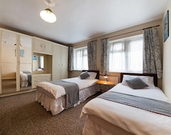 Khách sạn OYO Honeycroft Lodge (Uxbridge, Vương quốc Anh)