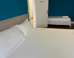 Otel Venice Night 6 Tripla Room Shared Toilet (Venedik, İtalya)