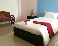 Hotel Ruen Bua Resident (Ubon Ratchathani, Thailand)