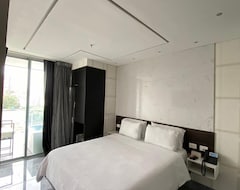 Hotel Luxury Room With View (Medellín, Colombia)