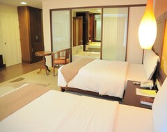 Coron Hotel Lodge Accommodations & Services (Coron, Filipini)