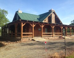 Toàn bộ căn nhà/căn hộ Private Log Cabin In The Foothills (Catheys Valley, Hoa Kỳ)