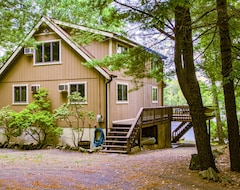 Casa/apartamento entero Three Little Birds Lake House: Luxury Lake Front Retreat Near Lake Wallenpaupack (Lakeville, EE. UU.)