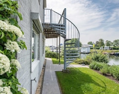 Tüm Ev/Apart Daire Detached And Spacious Villa With Private Jetty (Kortgene, Hollanda)