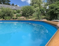 Toàn bộ căn nhà/căn hộ Cottage Gîte Le Louarn With Shared Pool, Shared Garden And Wi-fi (Plounérin, Pháp)