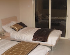 Koko talo/asunto Luxury 2 Bedroom Apartment, Mandria, Nr Paphos (Paphos, Kypros)