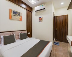 Super Oyo Collection O Hotel Rooms (Vadodara, Indien)