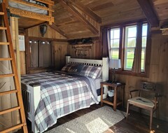 Entire House / Apartment Romantic Country Cabin With A Lake View (Appleton City, USA)