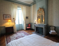 Cijela kuća/apartman Castle- Apartment 8 People In The Heart Of Beaujolais (Saint-Étienne-la-Varenne, Francuska)