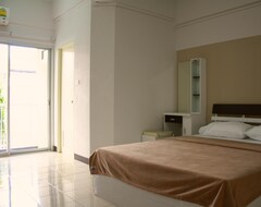 Huoneistohotelli Baanbudsarin Apartment (Sing Buri, Thaimaa)